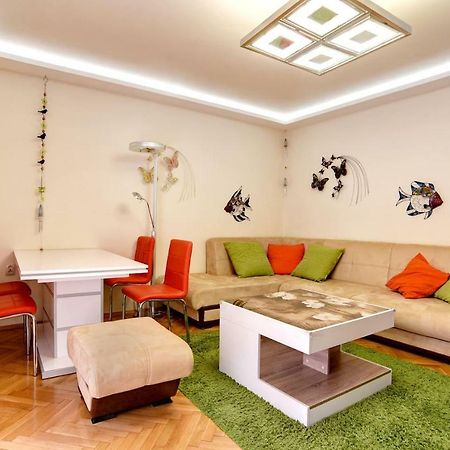 Spacious And Stylish Apartment In The Heart Of Sofia Plus Parking Buitenkant foto